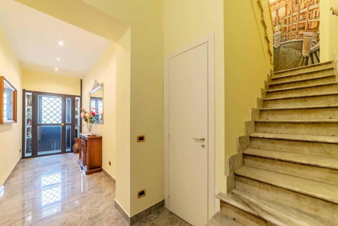 Termini Station Elegant And Roomy Apartment Roma Ngoại thất bức ảnh